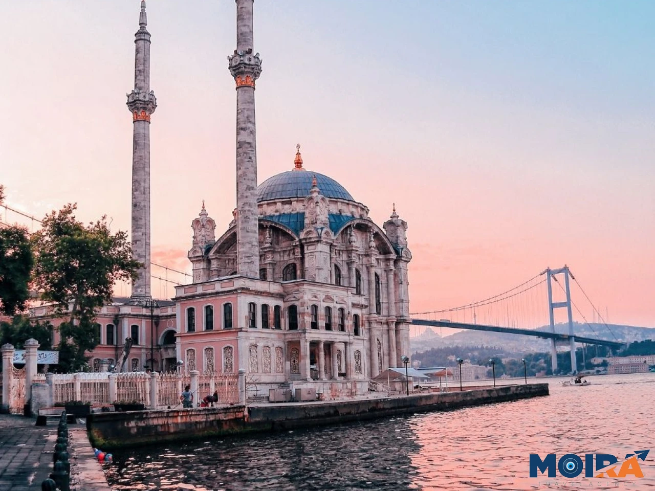 Ortakoy-Mosque-and-Bosphorus-Bridge-at-sunset-Istanbul-Turkey