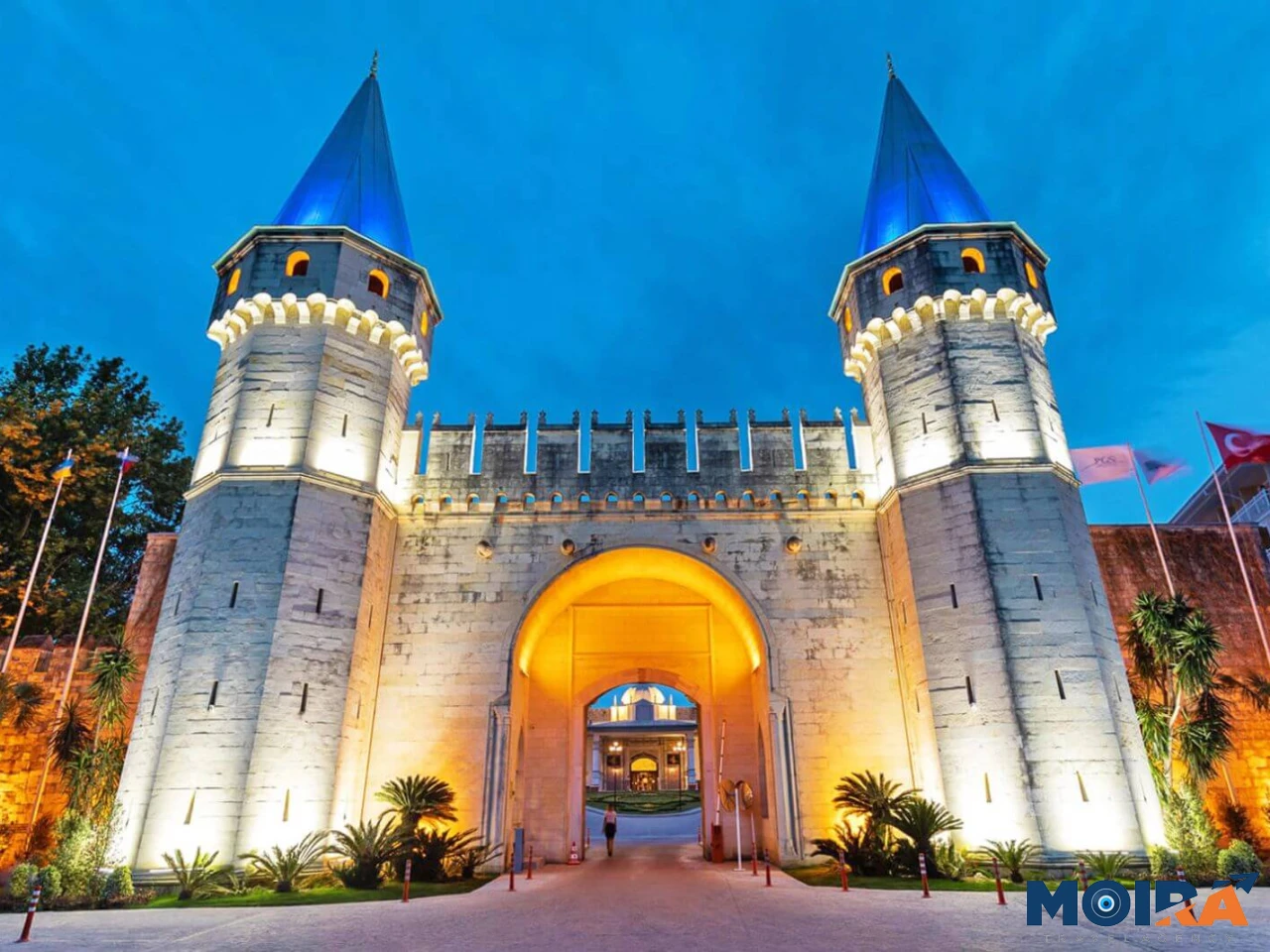 dolmabahce-palace-bosphorus-view-in-istanbul-turkey