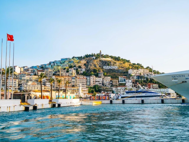 Kusadasi-Cruise-Port-Dove-Statue-Turkey