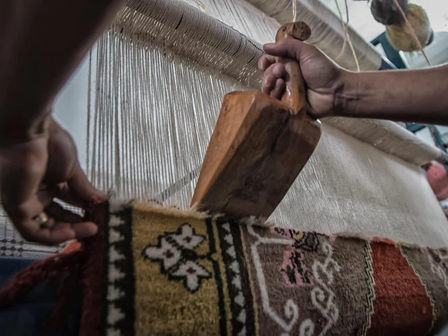 traditional-turkish-carpet-weaving-handcrafted-loom-cultural-heritage-artisan-craft-turkey