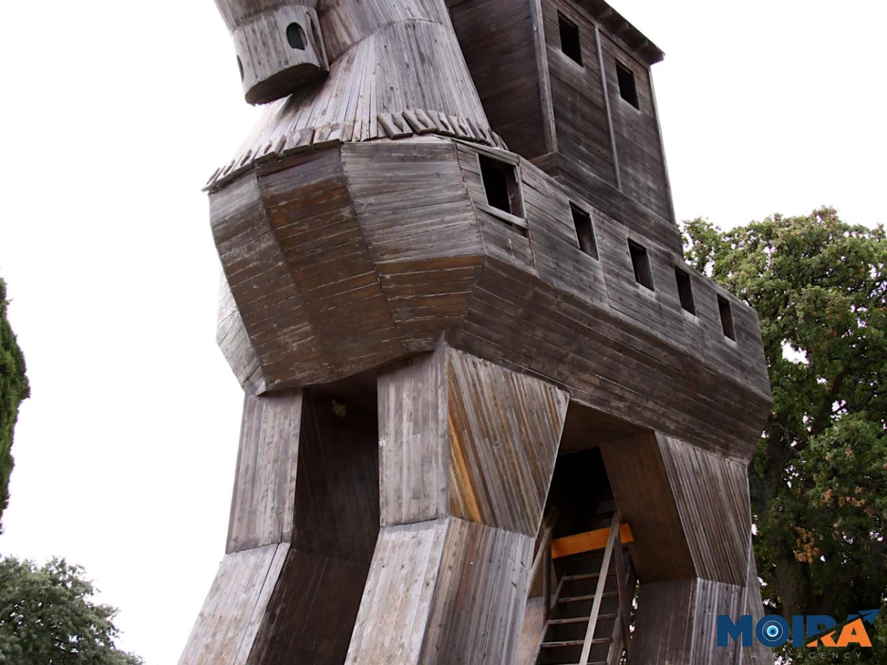 wooden-trojan-horse-monument-turkey
